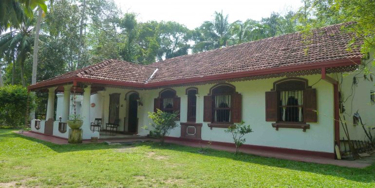 Antique house in tranquil area-1