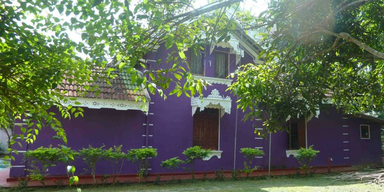 Antique house in peaceful area-3