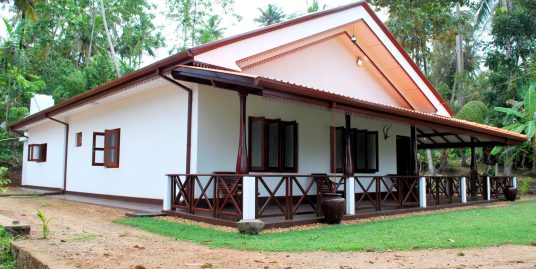 Spacious land very close to the beach