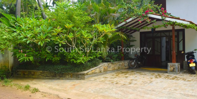 Newly Built Villa in Superb Location-17