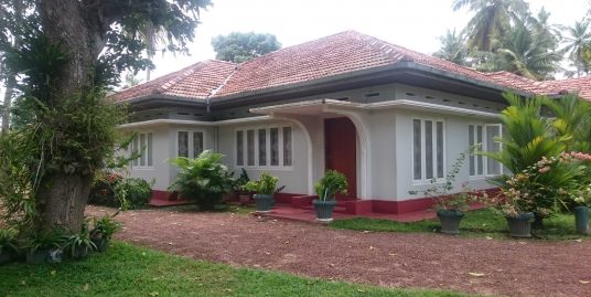 Art deco house close to the beach