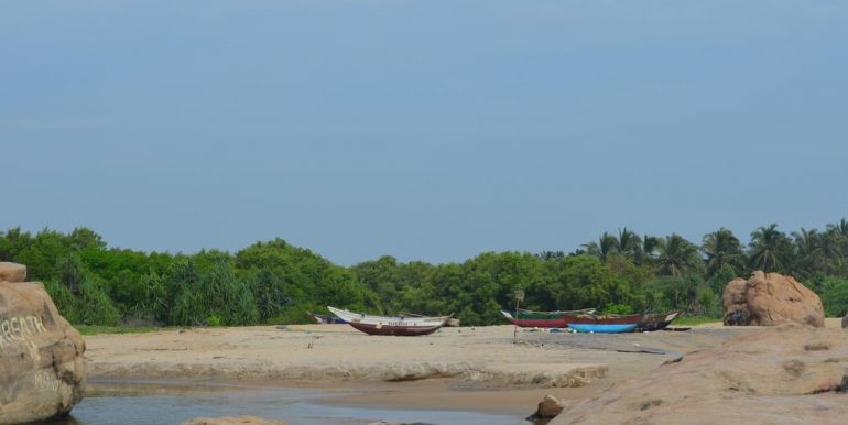 Hotel with Two Acres on the Beach and Lagoon-9