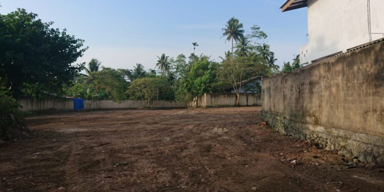 Valuable land in Superb location-3