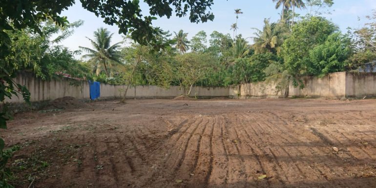 Valuable land in Superb location-4