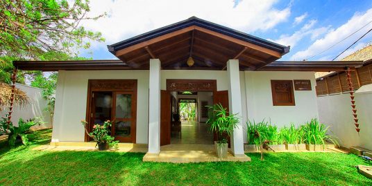 Original House in Popular Mirissa Close to the Beach